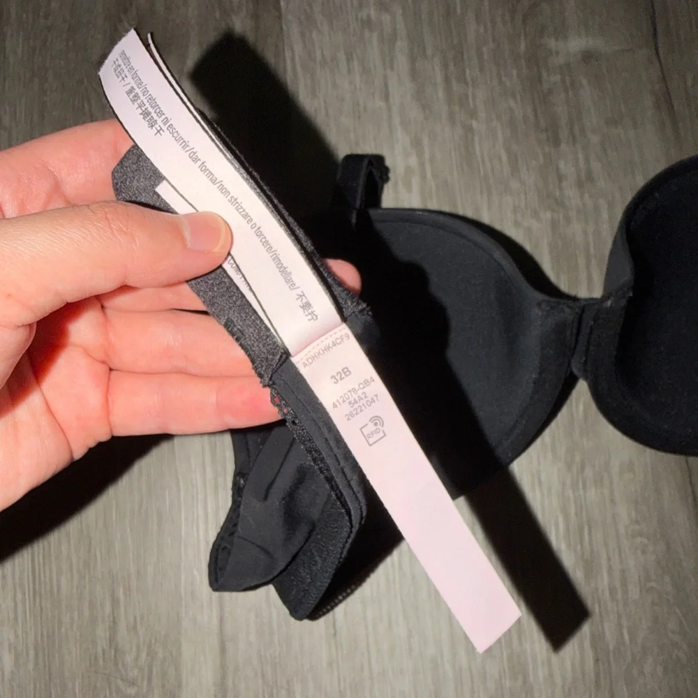 Victoria’s Secret 32B bra